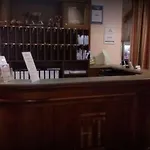 特拉亚诺酒店